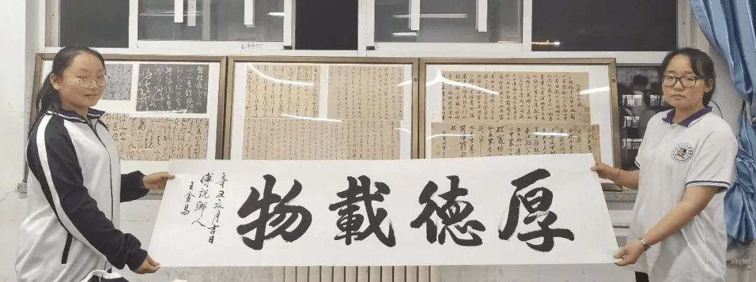 书法美术大赛，少年小明与朋友们的故事在春日公园绽放光彩