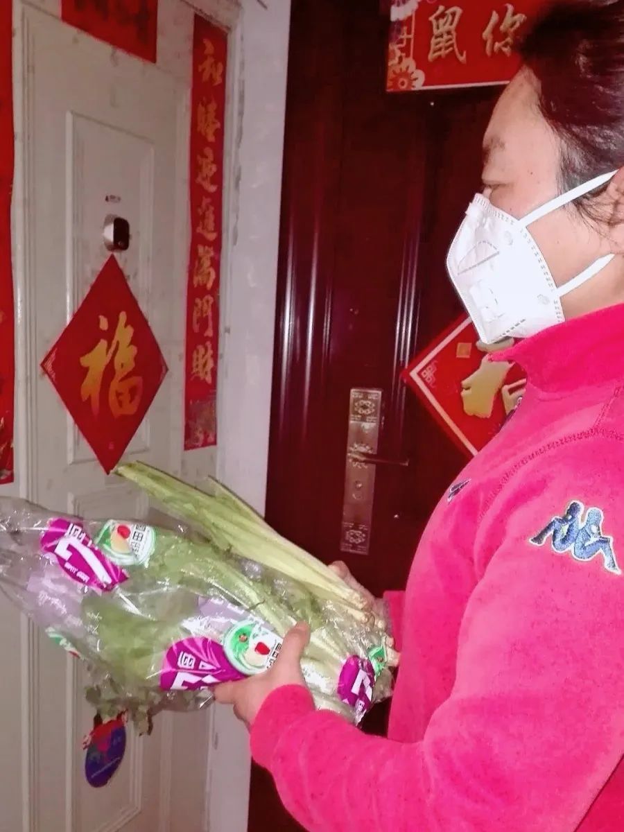 三肺炎最新资讯，邻里友情之旅的温馨启程