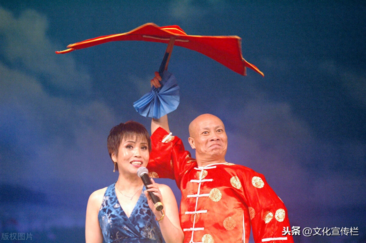 东北二人转明星，传承璀璨的民间艺术之光
